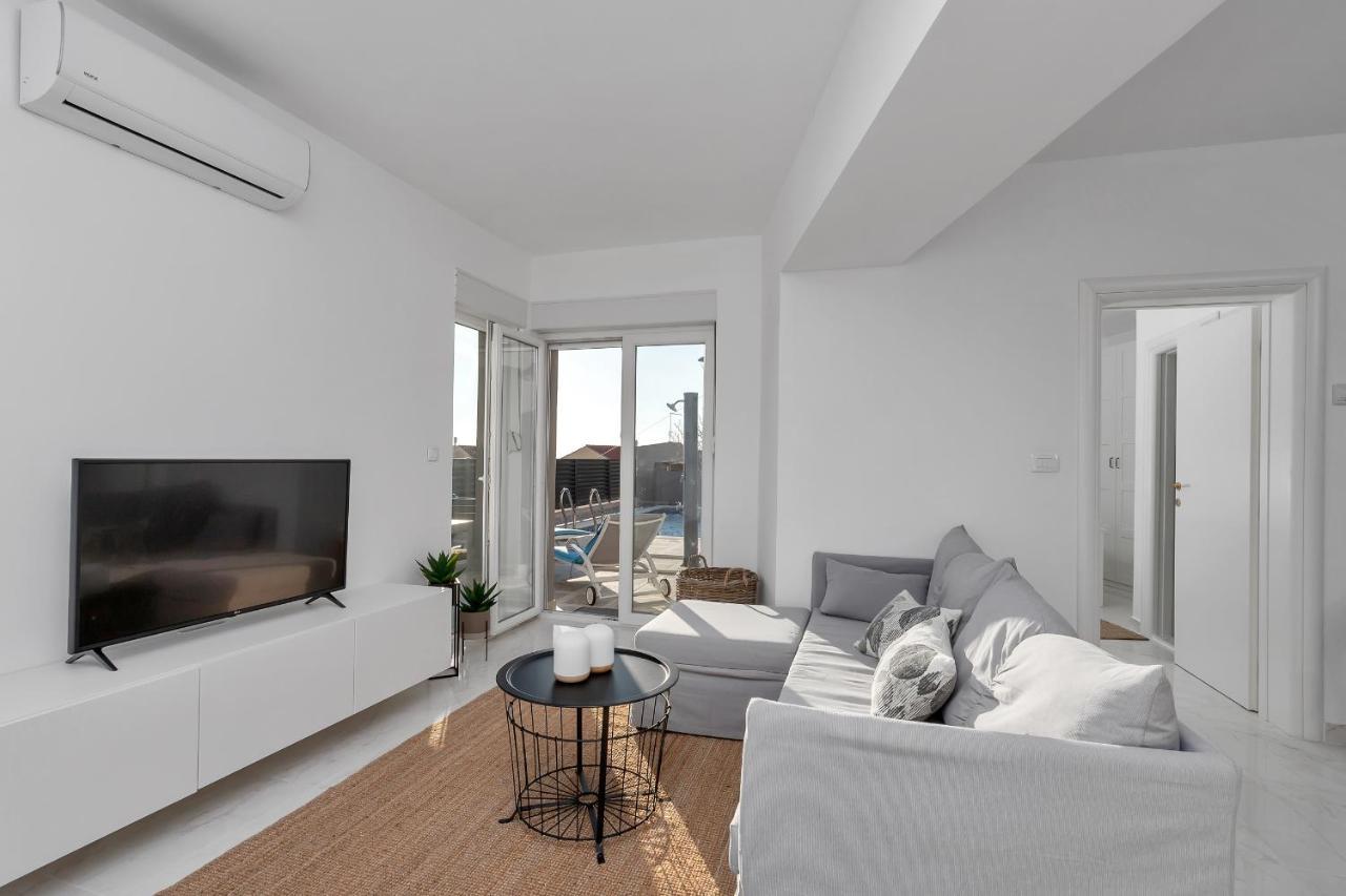 Apartment Lotte With Private Pool In The City Center! Makarska Esterno foto