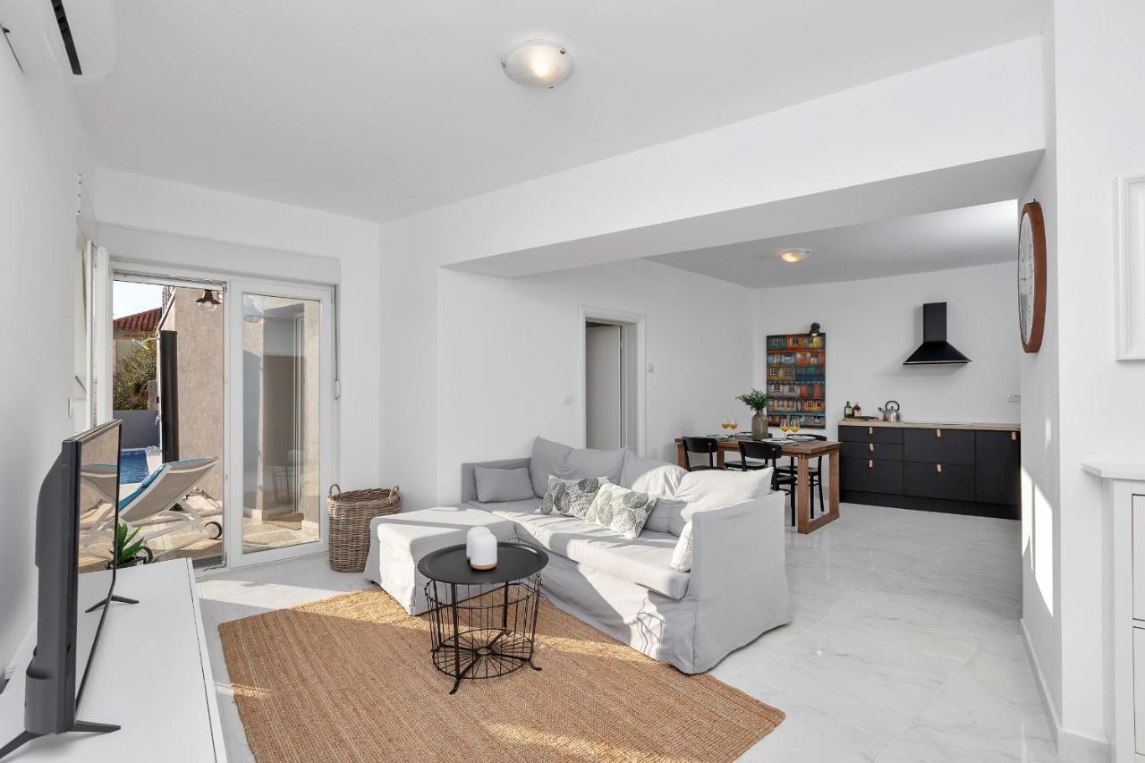 Apartment Lotte With Private Pool In The City Center! Makarska Esterno foto