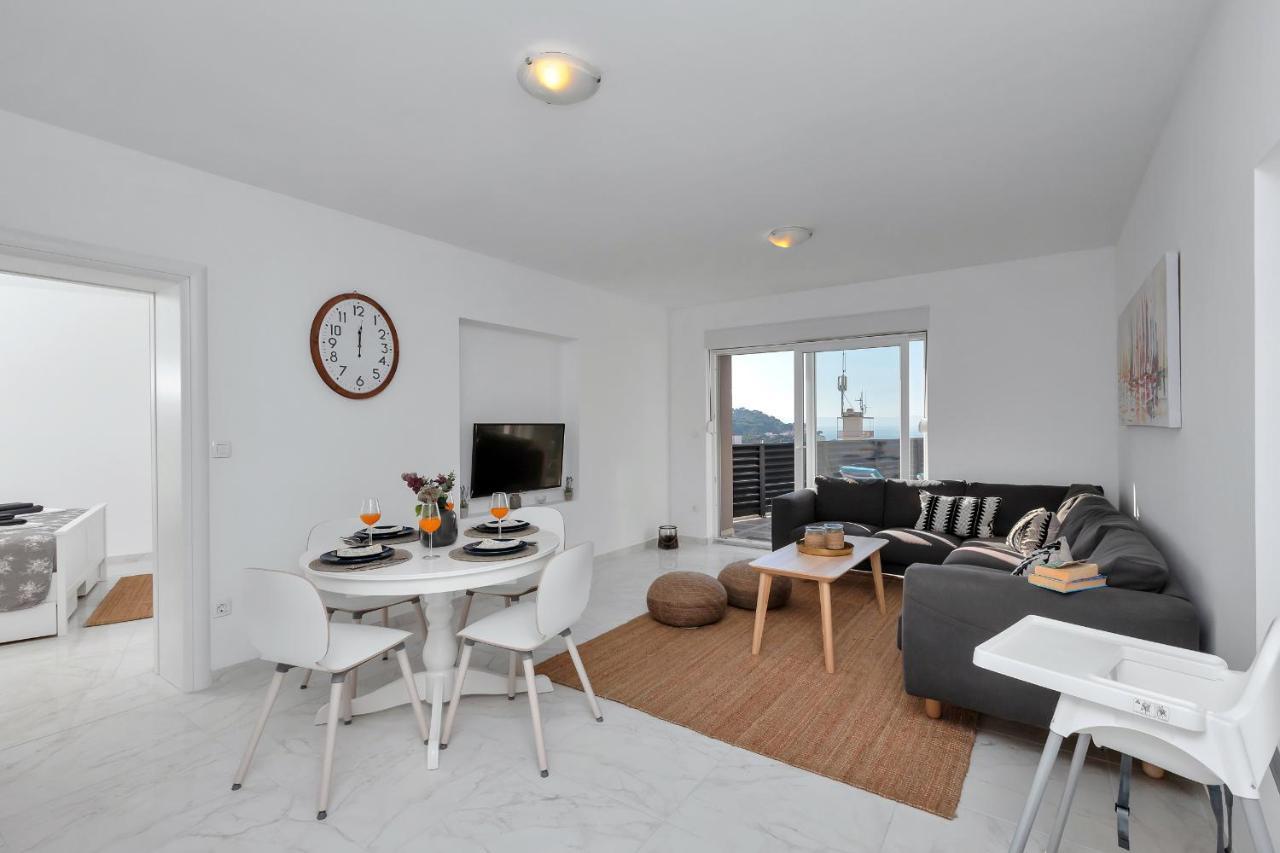 Apartment Lotte With Private Pool In The City Center! Makarska Esterno foto
